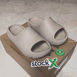 Yeezy Slides